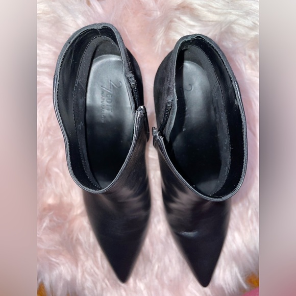 Naturalizer Heeled Ankle Boots - Picture 9 of 12